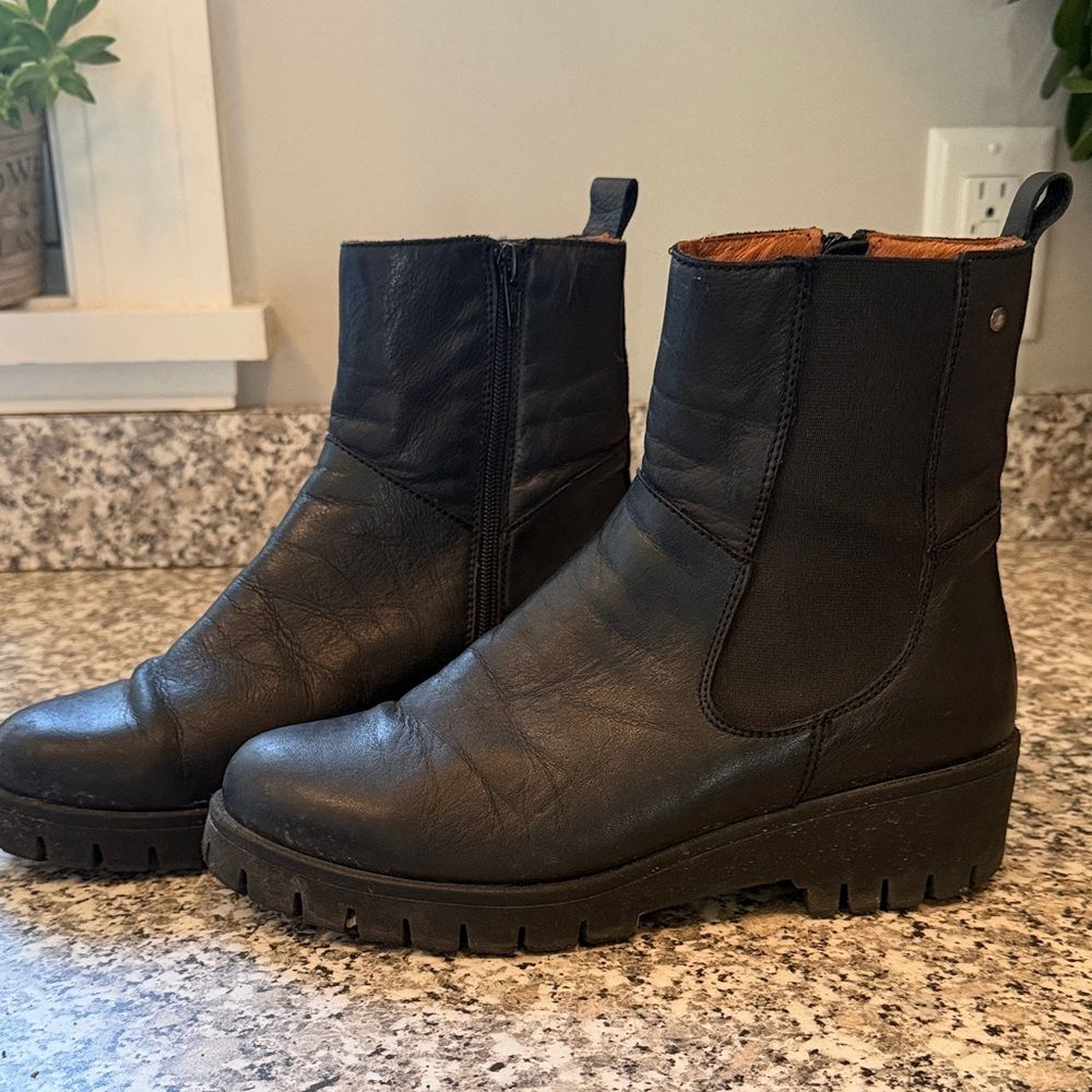 Made in Spain Black Women's Ankle Boots All Leather.  Size 39. Size 8.5 - Picture 2 of 6